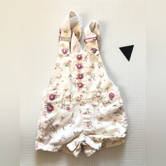 Baby girl|Ivory neutral ditsy floral denim overalls with cute pink buttons••CUTE - Picture 3 of 5
